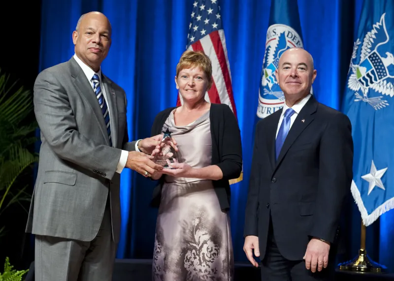 Secretary's Award for Exemplary Service 2014 - Angela Petersen
