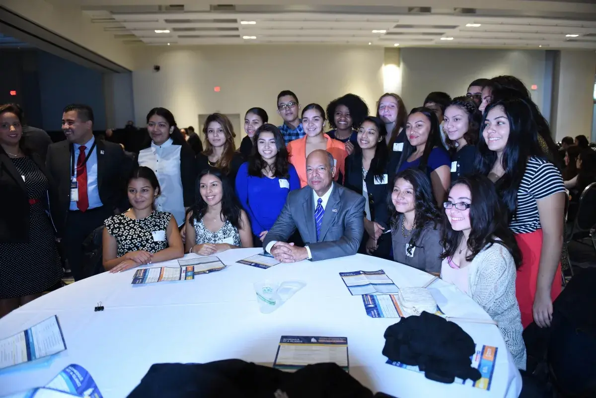 Secretary Jeh Johnson meets with students from Albert Einstein High School in Washington, D.C. before speaking at the CHCI Public Policy Conference. 